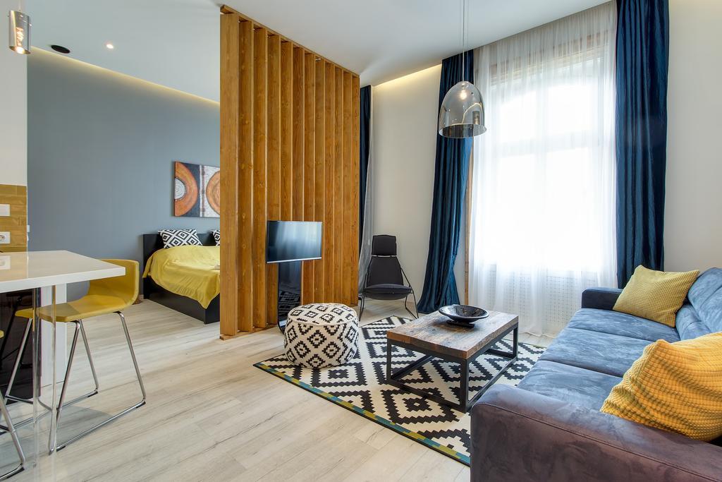 Luxury By Hi5 -andrassy * Boedapest