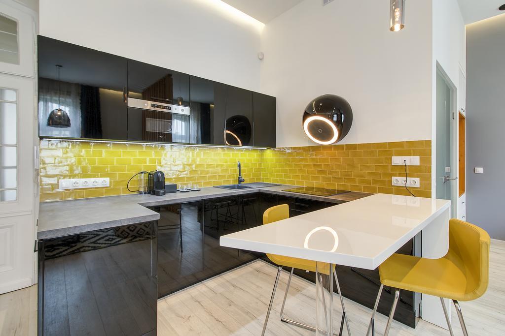 Luxury By Hi5 -andrassy * Boedapest